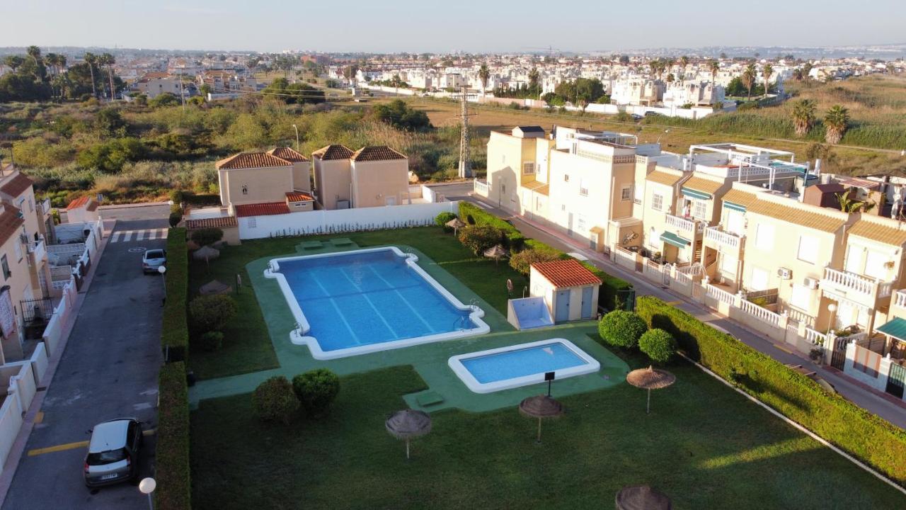 Holiday House Torrevieja Ngoại thất bức ảnh