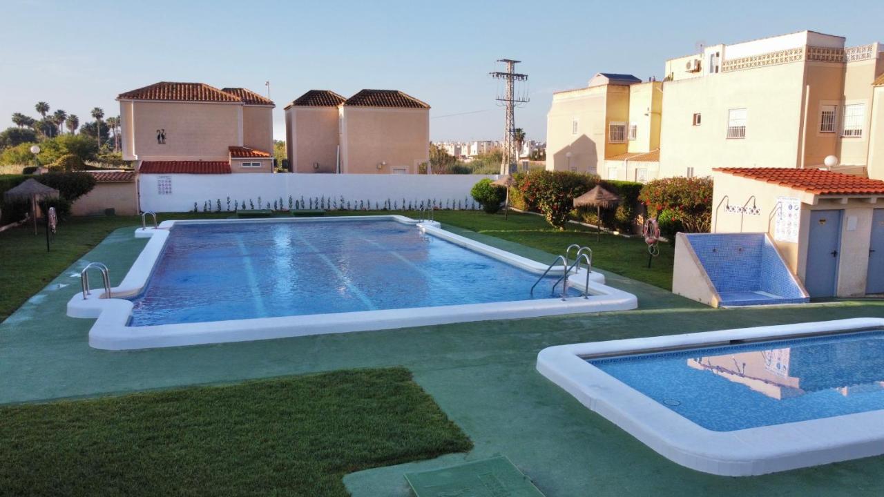 Holiday House Torrevieja Ngoại thất bức ảnh