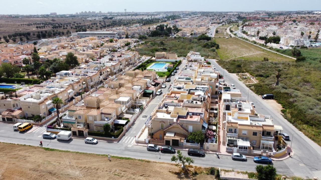 Holiday House Torrevieja Ngoại thất bức ảnh